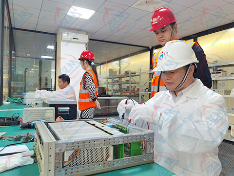 ̩��Tektronics�x���S�ވDƬ