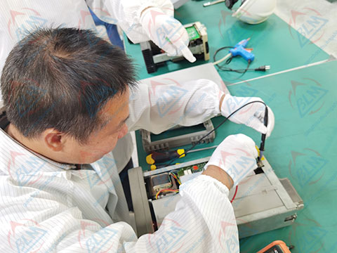 ̩��Tektronics�x���S�ވDƬ